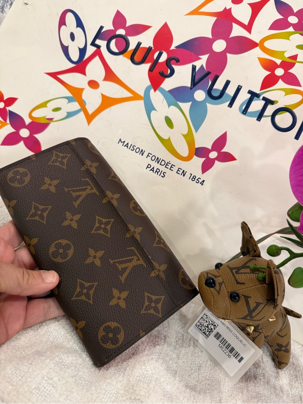 Louis Vuitton Sarah Monogram Wallet with Coquelicot Red interior - Picture 11 of 16